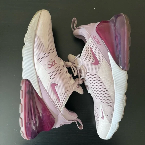 Nike Women’s Air Max 270 - Picture 2 of 7